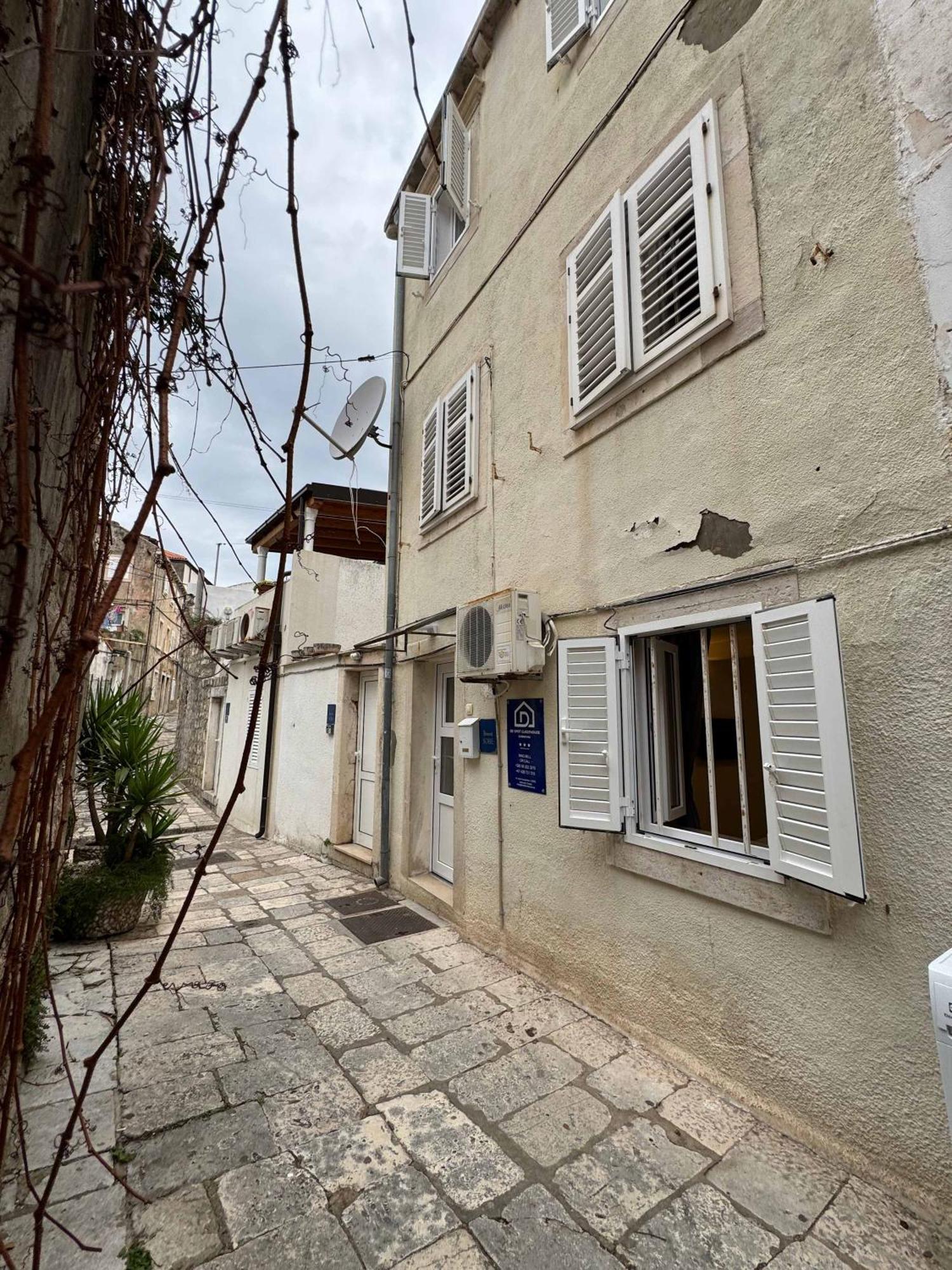 De Spot Guest House - Pile Old Town Gate Dubrovnik Exterior photo